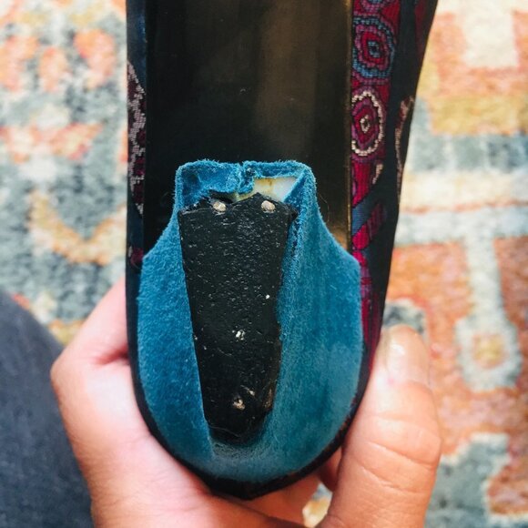 STUART WEITZMAN FOR MR. SEYMOUR Vintage Blue Silk Tie Print Suede Heels 8 AAA - Picture 9 of 14